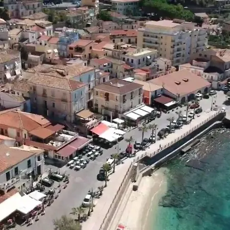Lux Apartment ! Swimmingpool ! Parking ! Separate Entrance ! Separate Territory ! Apartment *