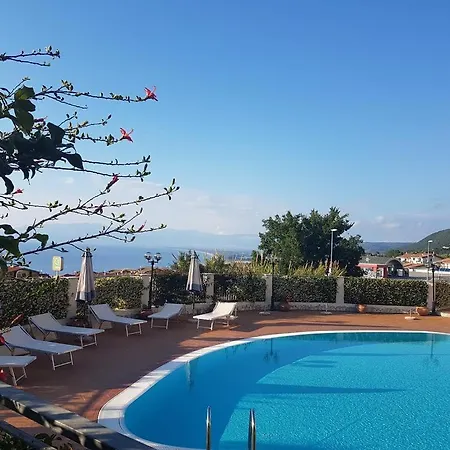 Lux Apartment ! Swimmingpool ! Parking ! Separate Entrance ! Separate Territory ! Apartment Pizzo (Calabria)