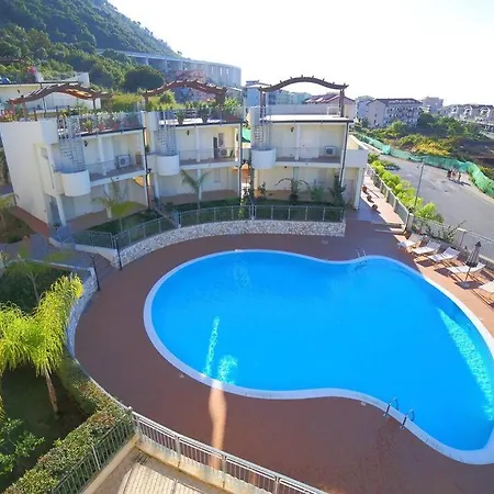 Apartment Lux Apartment ! Swimmingpool ! Parking ! Separate Entrance ! Separate Territory ! *