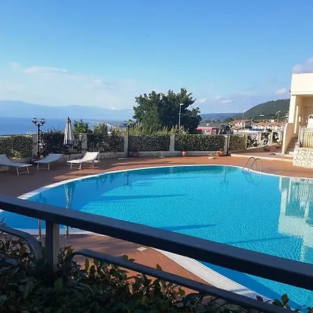 Lux Apartment ! Swimmingpool ! Parking ! Separate Entrance ! Separate Territory ! Apartment