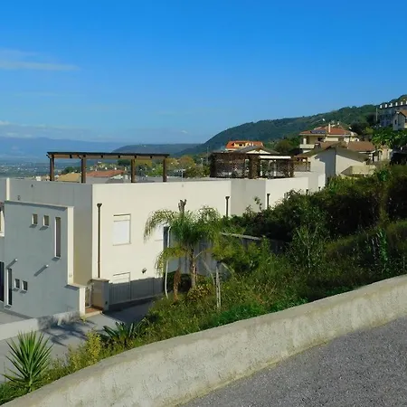 Lux Apartment ! Swimmingpool ! Parking ! Separate Entrance ! Separate Territory ! *