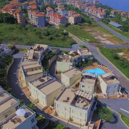 Lux Apartment ! Swimmingpool ! Parking ! Separate Entrance ! Separate Territory ! Apartment