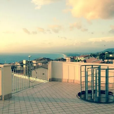 Apartment Lux Apartment ! Swimmingpool ! Parking ! Separate Entrance ! Separate Territory ! *