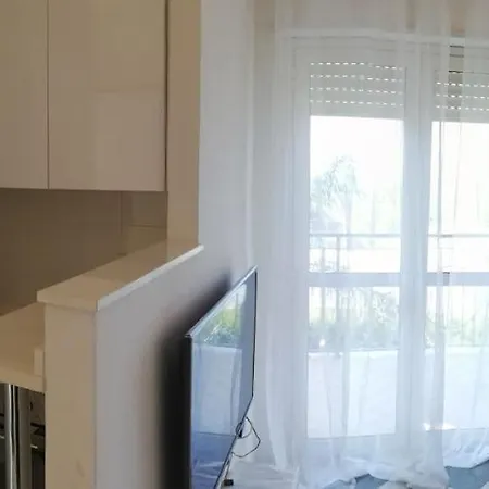 Lux Apartment ! Swimmingpool ! Parking ! Separate Entrance ! Separate Territory ! Apartment