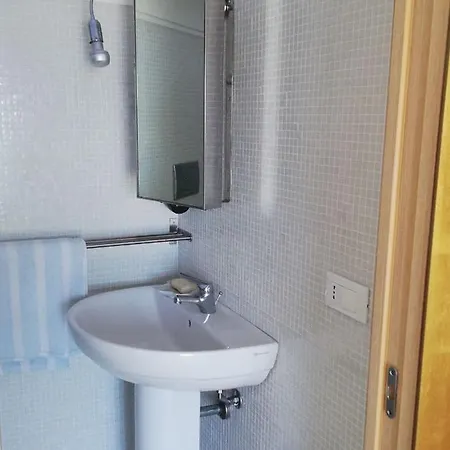 Lux Apartment ! Swimmingpool ! Parking ! Separate Entrance ! Separate Territory ! *